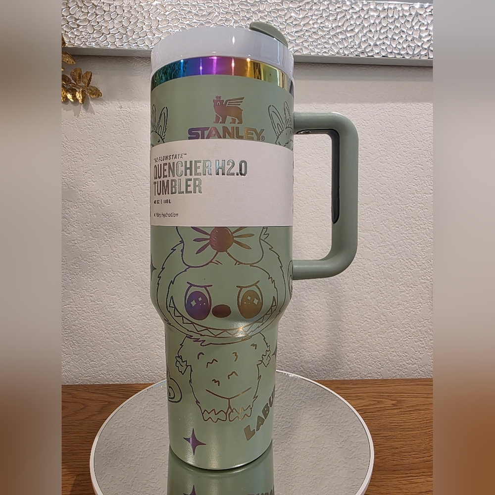 Stanley Quencher H2.0 Tumbler with Fun Olive Green Design